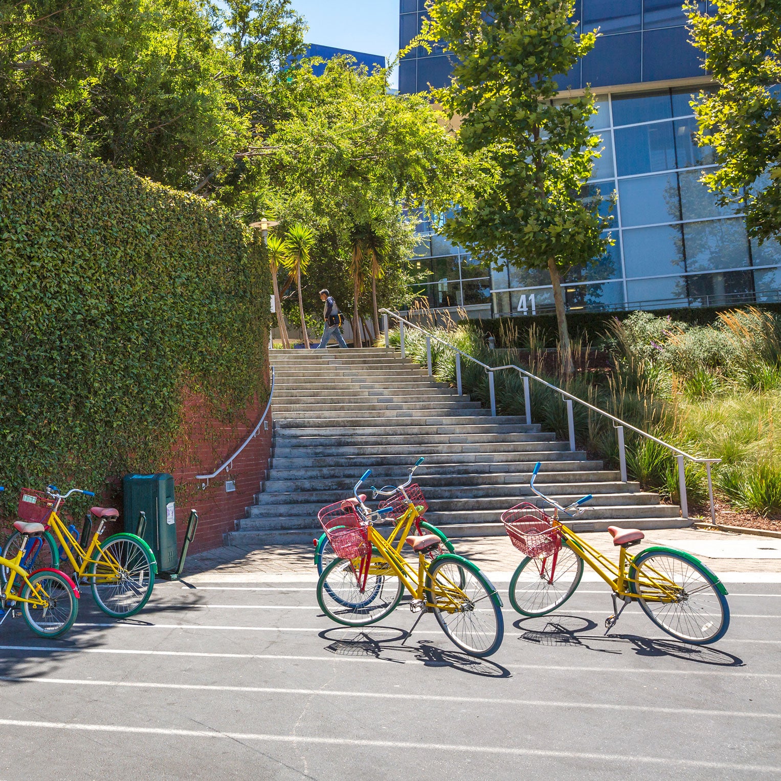 A new CDC program encourages offices to embrace the outdoors.