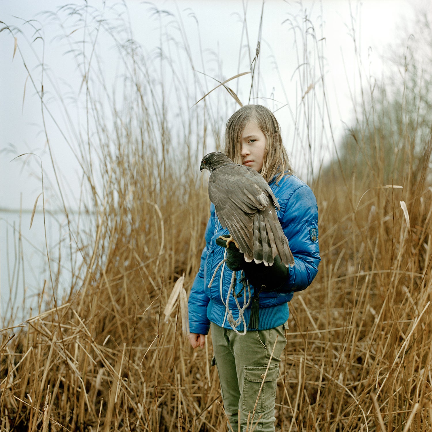 Angie, here with Myra, is the daughter of the group’s falconry teacher Karel Geurts. She grew up with birds from a very young age. What struck me most was that these children spent all their time outdoors taking care of animals instead of caring about their Instagram or Facebook profiles.