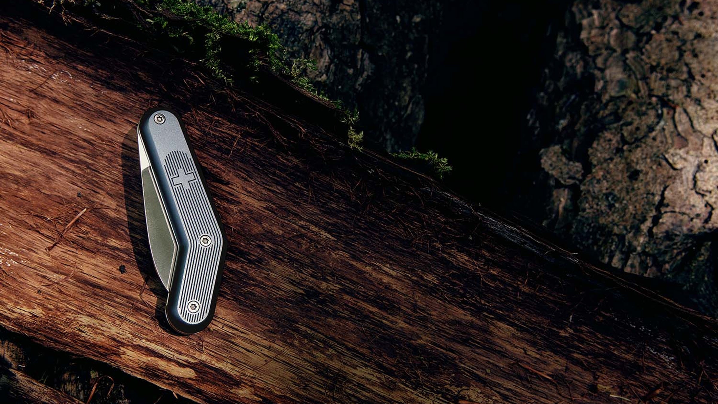 The Swiss just made a better pocketknife.