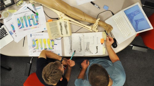 Smartwool’s new women’s-specific socks and base layers rely on thermoregulation data gleaned from 1,200 test subjects.