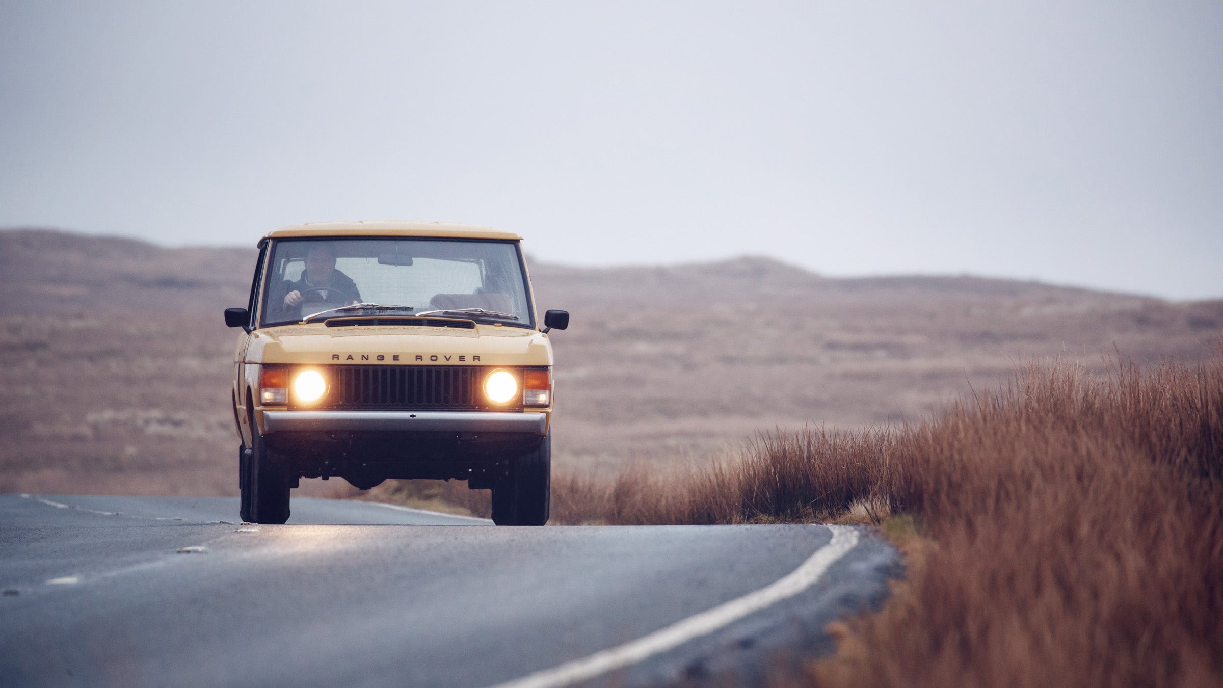With a beam frame and live axles front and rear, the original Range Rover may have invented the luxury SUV category, but it couldn't be more different from its modern equivalents.