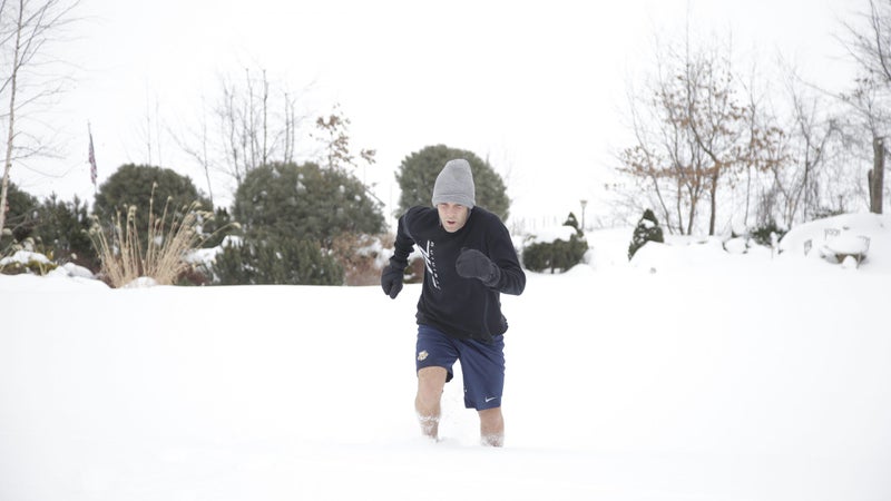 A Navy SEAL spent a month living in Jesse Itzler's home to train him