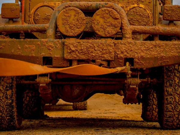 Crossing Australia’s Simpson Desert last September, this FJ40 broke dozens of times. We repaired it, towed it, and eventually got it running reliably, all using the tools mentioned here.
