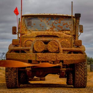 Crossing Australia’s Simpson Desert last September, this FJ40 broke dozens of times. We repaired it, towed it, and eventually got it running reliably, all using the tools mentioned here.