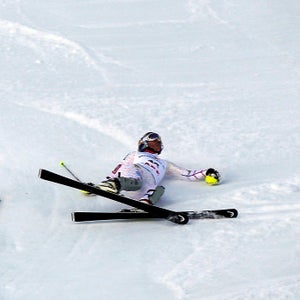 Vonn crashed during her second run of an alpine ski, in the Women's World Cup slalom in 2012.