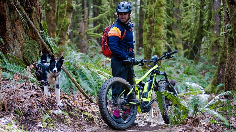 On a standard outlet, it takes 4.5 hours to charge the Bosch 500wH battery. It can power this bulls for at least 26 miles, and up to 130, depending on how much assist you ask for, and how much climbing you're doing.