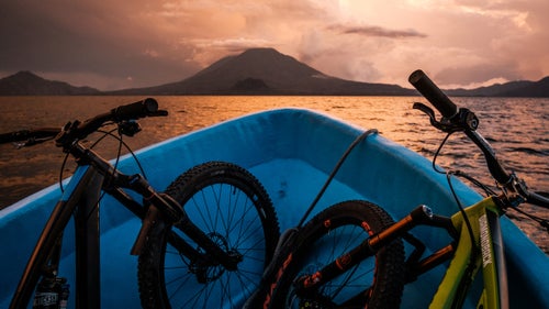 A sunset boat shuttle across Lake Atitl谩n brings the crew to
La Casa del Mundo, an environmentally friendly hotel perched above the lake.