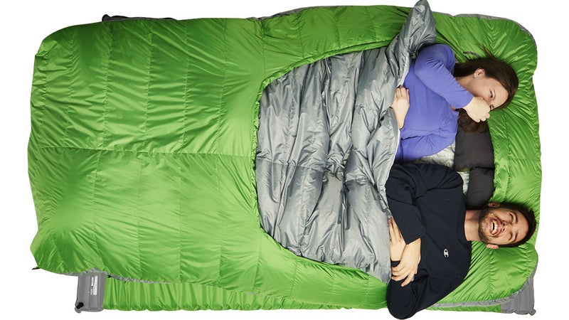 The Backcountry Bed Duo attempts to maximize comfort, but by relying on two separate 1P pads underneath, it leaves a big crack right between its occupants.