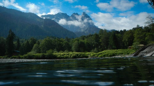 #3 South Fork Skykomish River
Washington
In 2011, the Snohomish County Public Utility District proposed a run-of-river hydropower plant along the South Fork Skykomish River, north of Seattle. These type of dams are considerably less destructive than Hoover-type builds, but American Rivers says the county is ignoring one of Washington State鈥檚 most important residents: salmon. The dam will threaten the local salmon population, which brings in big bucks for the state鈥檚 fishermen and feeds the Puget Sound鈥檚 endangered orcas, too.