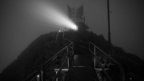 Perhaps the most frequently visited peak in the Ko鈥檕lau Range is Pu鈥檜 Keahi a Kahoe, best known as the Stairway to Heaven. The stairs were completed in 1943 to provide easy access up the steep ridge to a high-powered radio station used by the U.S. Navy.