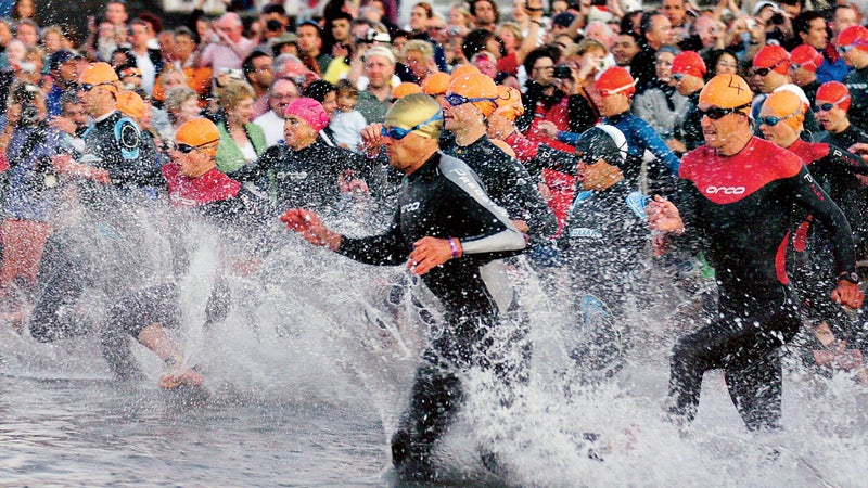 Play to Win: A splashy start at the Bay Islands Triathlon.