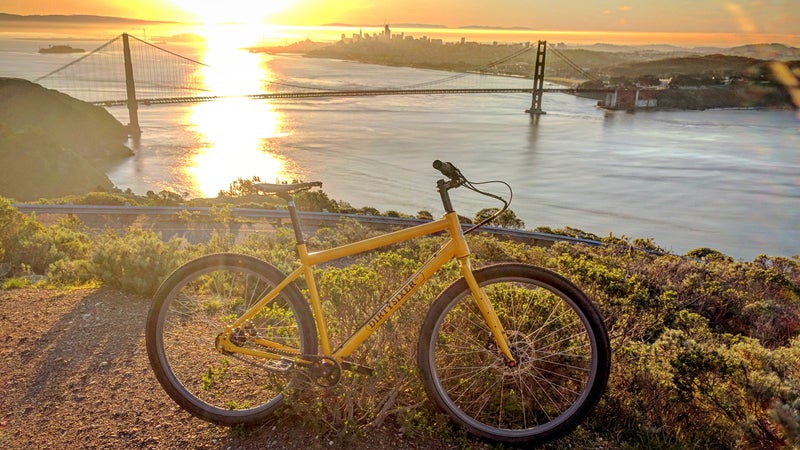 Without the context of a normal bike, it's hard to tell just how large the 32er is. It's as big as a horse.