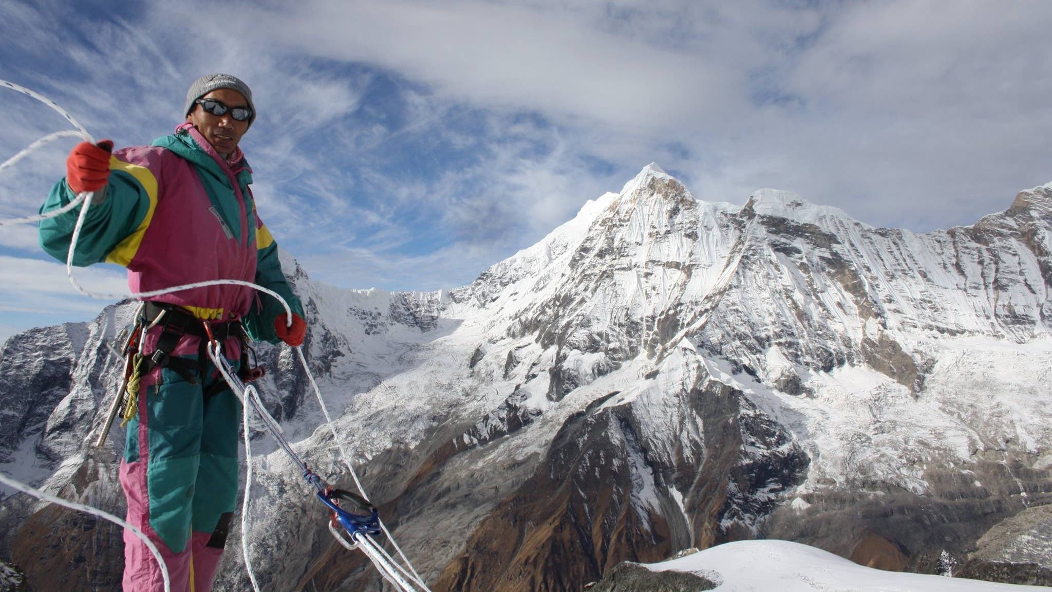 Kami Rita Sherpa Ties Everest Summit Record