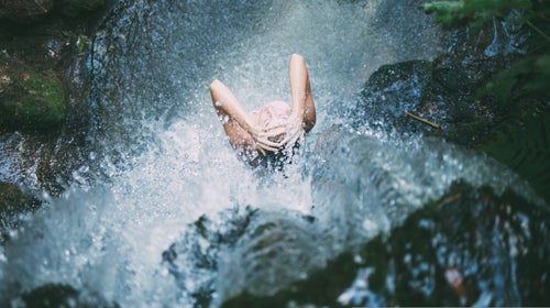 Face wipes, mini packs of laundry detergent, and lip balm are a few products that help you feel fresh while living on the road.