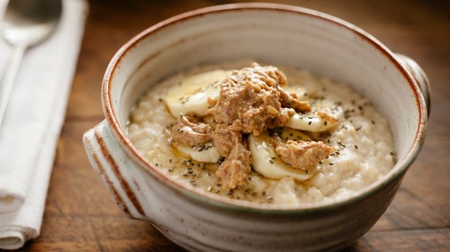 A bowl of oats is a blank canvas, ready to be paired with a truckload of other high-quality, nutritious ingredients.