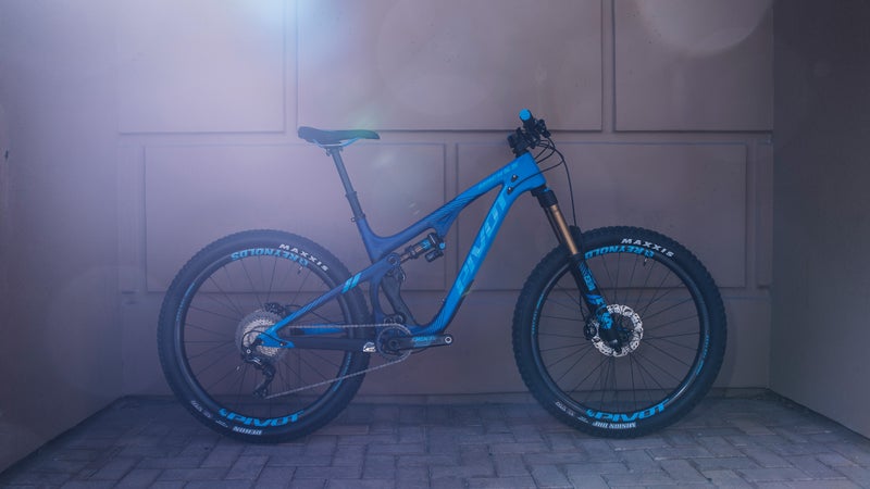 Pivot 10th Anniversary Edition Mach 5.5 Bike