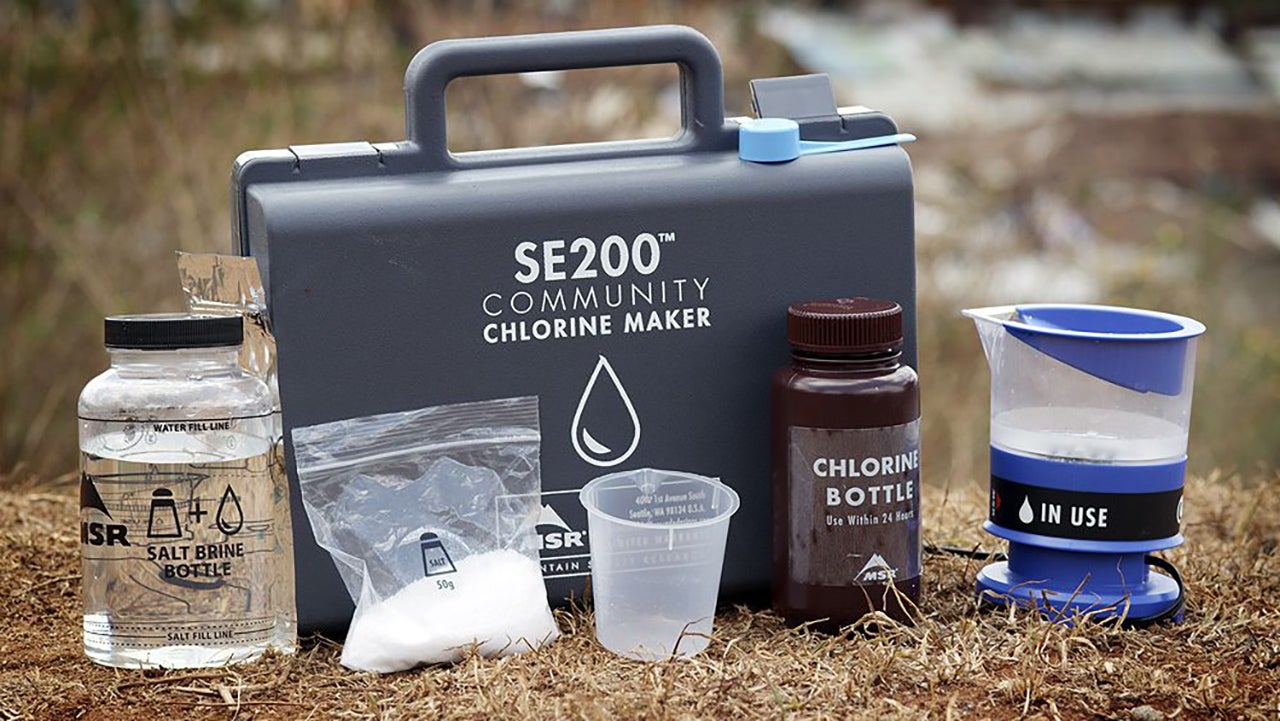 The Community Chlorine Maker can clean up to 200 liters of water in just 5 minutes using nothing but salt, water, and a car battery. 