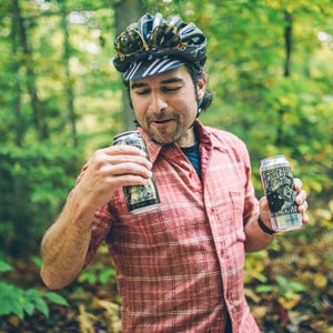 Joe takes a pull from our ‘samples’ we picked up at the Alchemist… the Focal Banger in his right hand and a Heady Topper in his left.