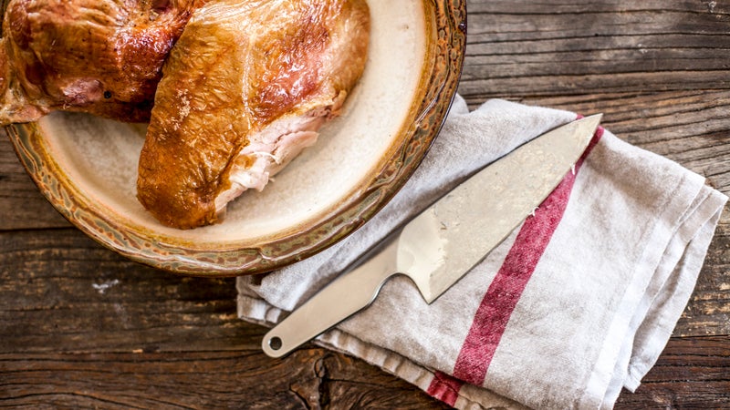 Why You Shouldn't Use an Electric Knife to Carve Turkey