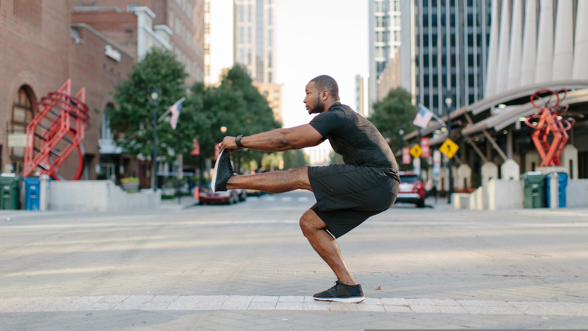 Paying attention to strengthening hips can't prevent overuse injuries.