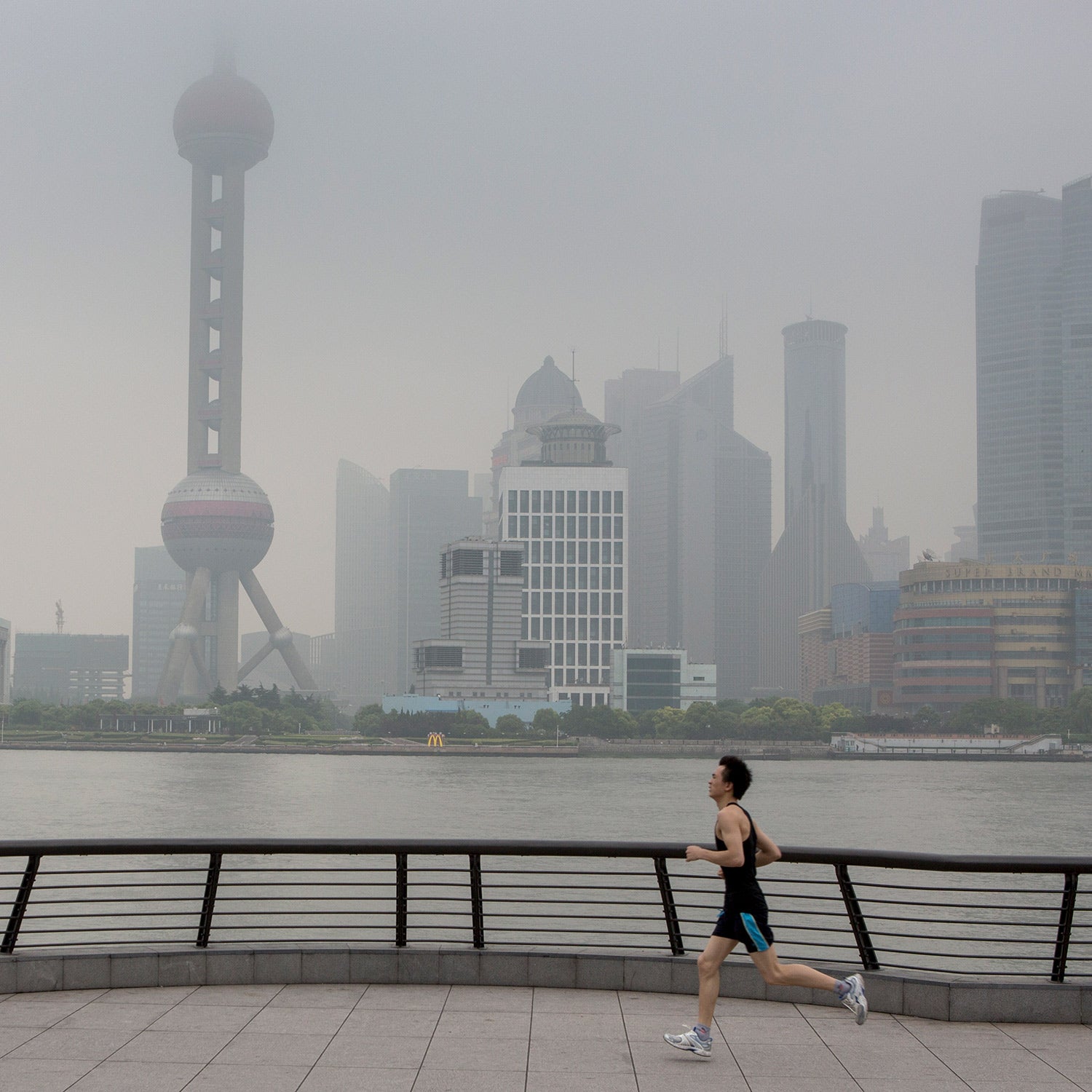 Should You Exercise Outside in Air Pollution?