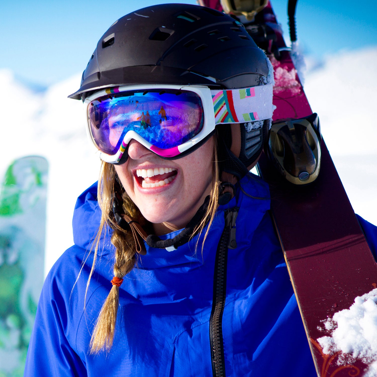 Top 5 Women's Ski Helmets for 2022 – Skiis & Biikes
