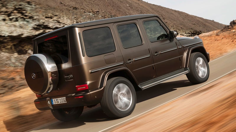 Mercedes has worked hard to retain almost the exact looks of the old model but has cleaned up panel gaps, smoothed surfaces, and fitted more modern lighting elements. It's a thorough if unambitious modernization.
