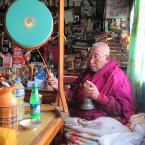 Lama Geshe, whose blessing many Everest climbers sought, died February 12 at 87.