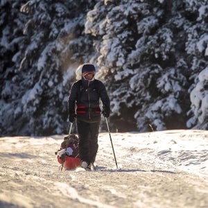 Zanda looking strong early in the race—before he was flown by helicopter to a nearby hospital with hypothermia and catastrophic frostbite.
