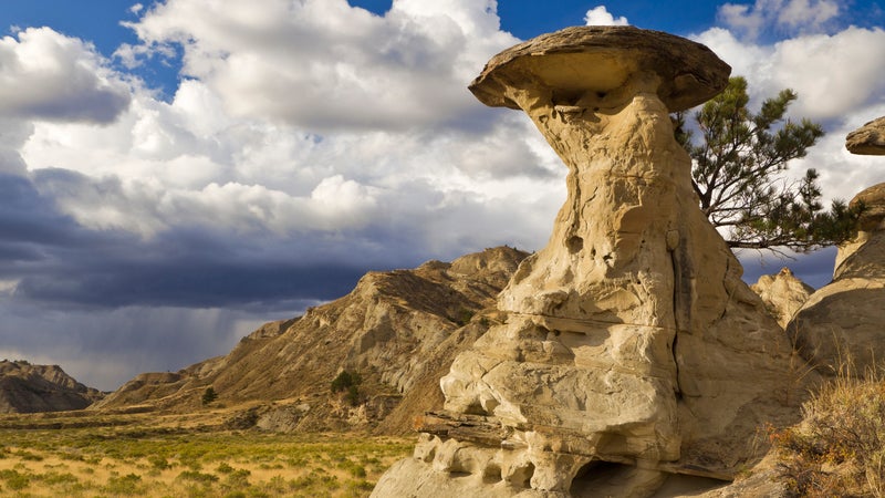 CECC5X Caprock formation near Little Bullwhacker Creek in the Upper Missouri River Breaks National Monument, Montana, USA