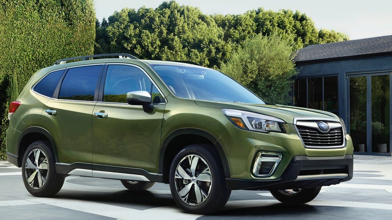 The headlights are now a little more angular, and the flares of the wheel arches are larger, but this all-new 5th gen Forester really does look a lot like the 4th gen it replaces.