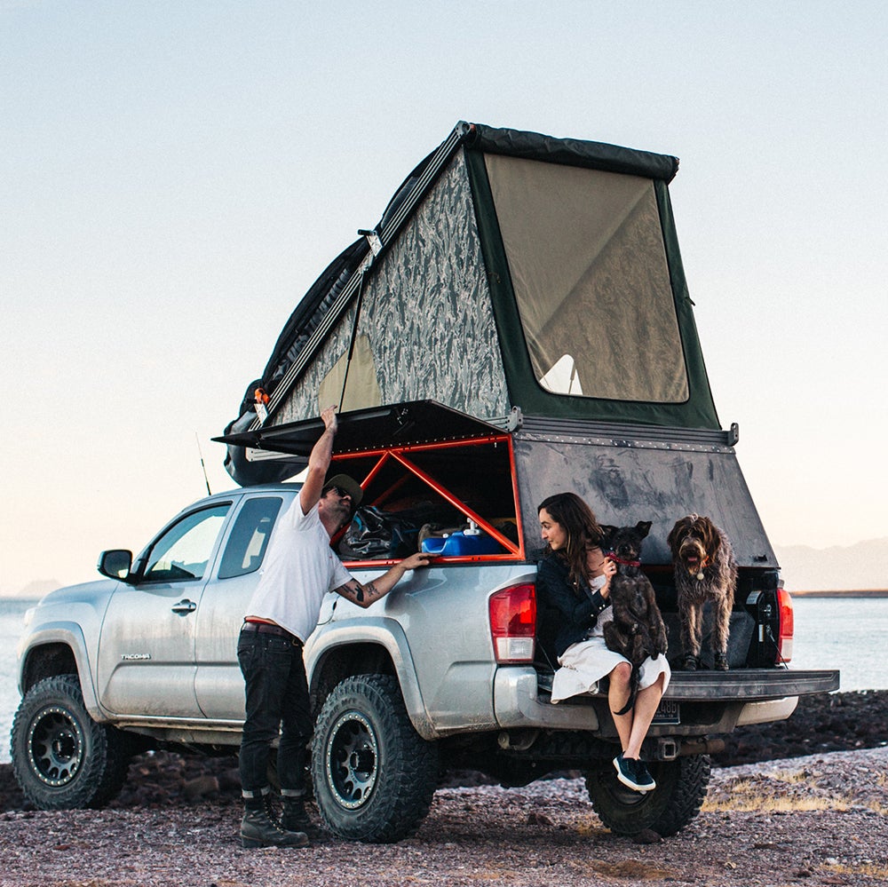 Roof top outlet truck tent