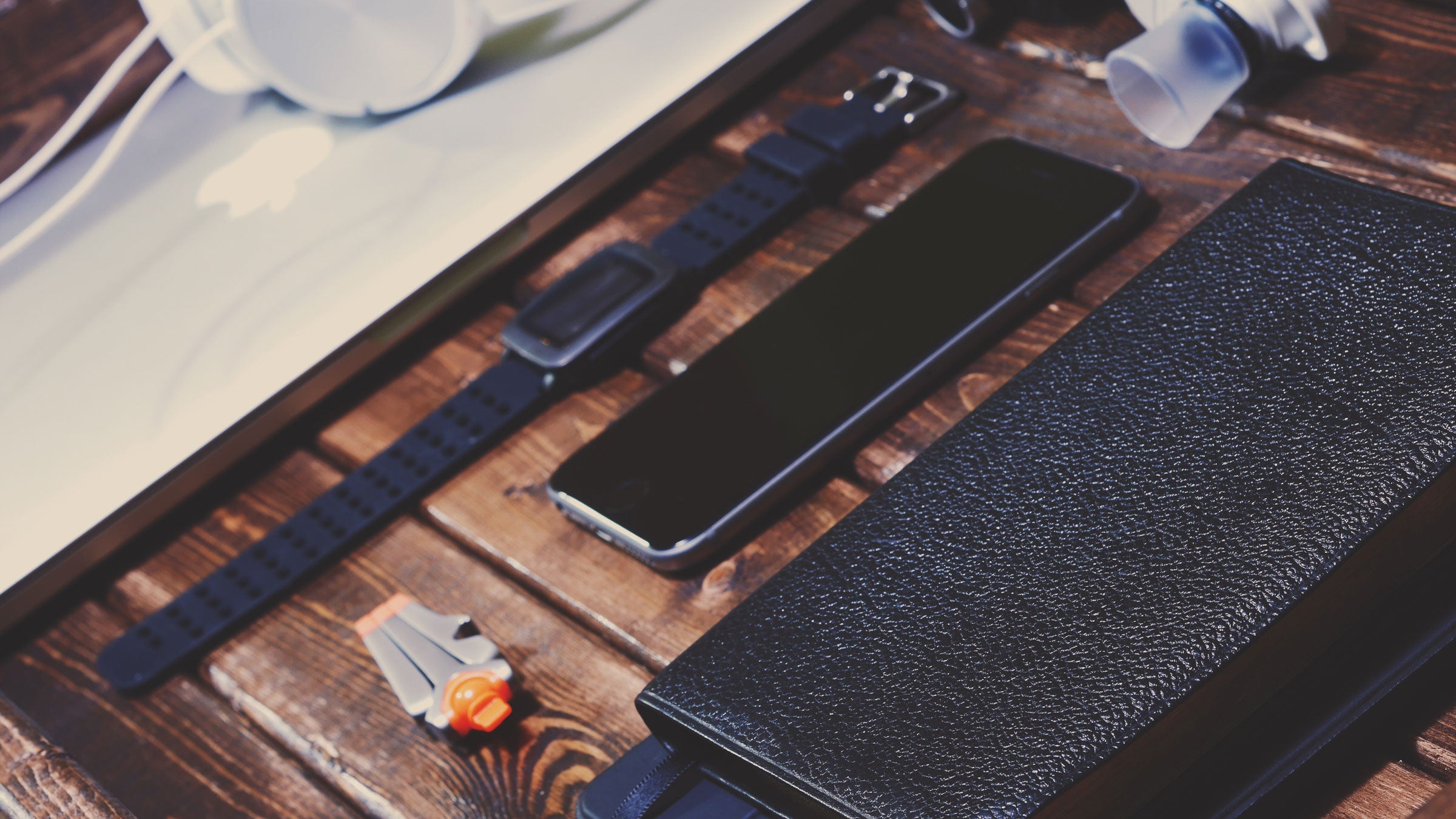 We’ve put together a list of some of the best reviewed EDC items on the internet, all of which come under $50.