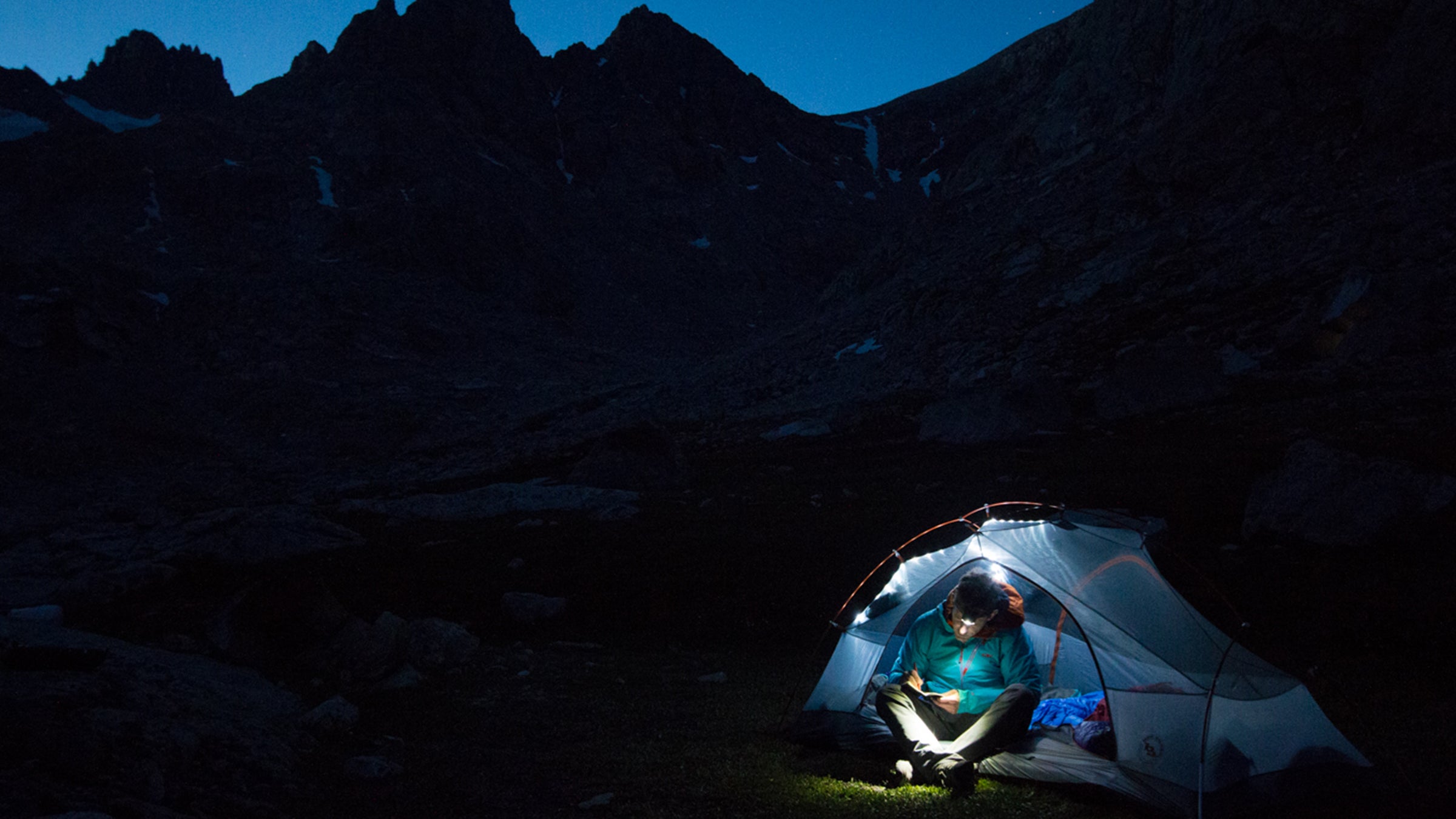 This property weighs in at under four pounds, and gets wonderful morning light, as well as wonderful evening light, depending on where you set it up.