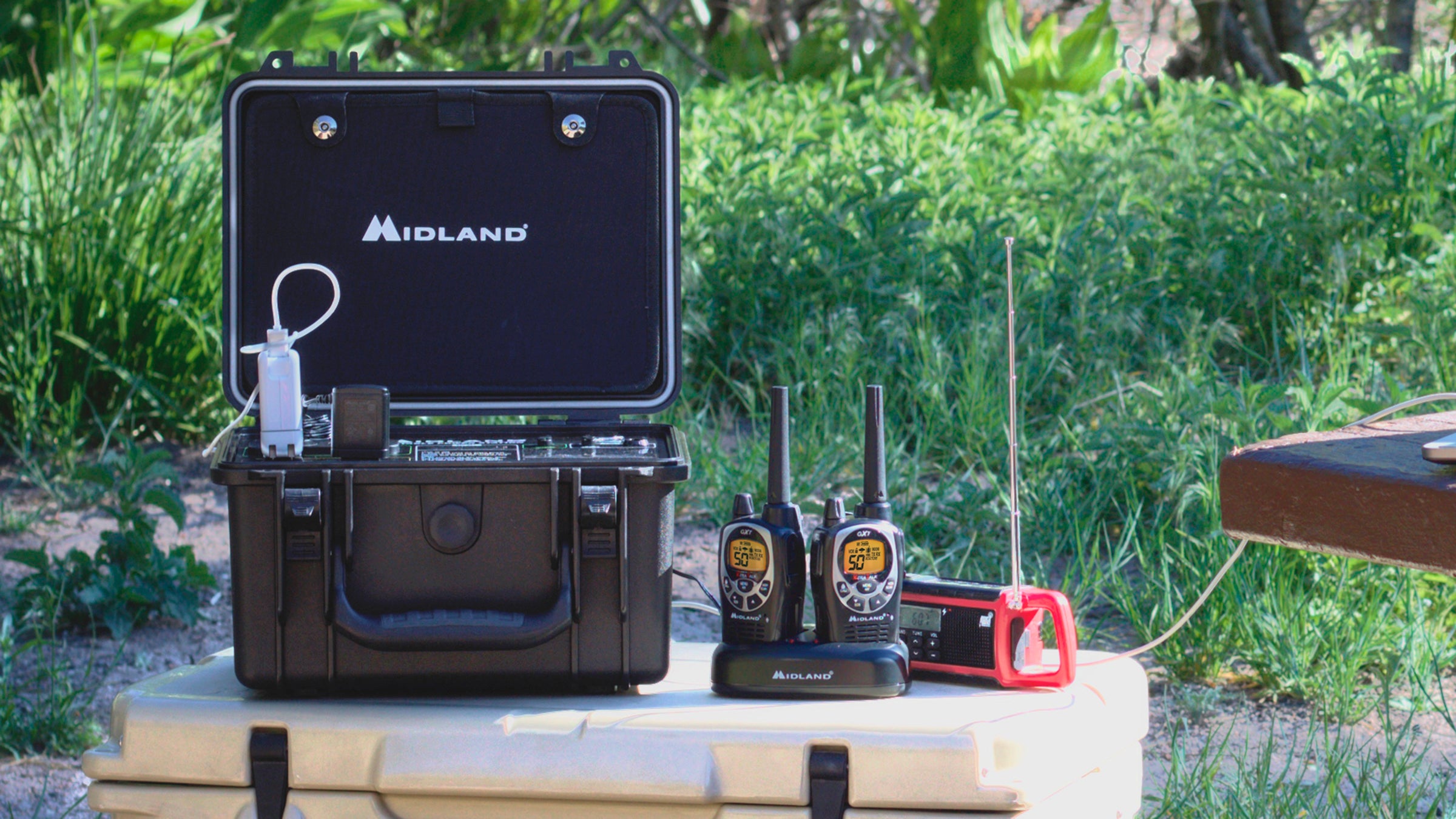 With a max capacity of 950Wh, two AC outputs, a DC and USB output, this puppy stores a lot of charge.