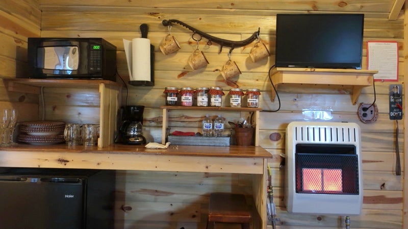 The kitchenette in the very cute, very clean, and very comfortable Silver Cabin Room at Canyonlands Lodging.