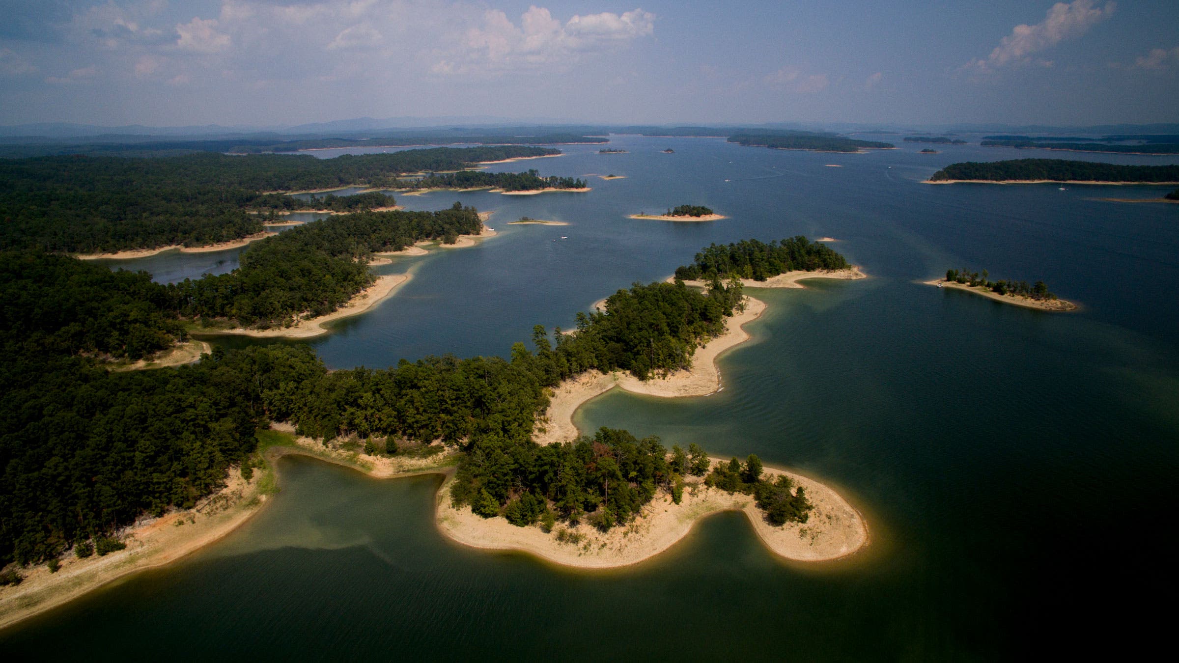 lake ouachita shoreline