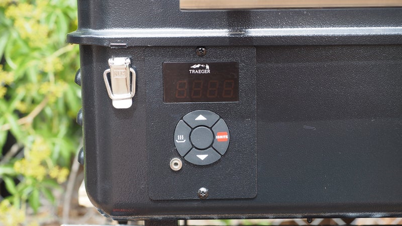 The digital display makes adjusting grill temperature a breeze.