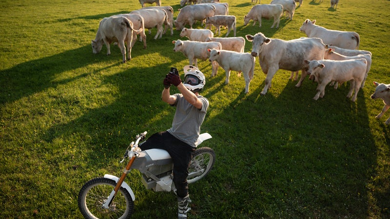 The Kalk is nearly silent, so you won't disturb wildlife while out on the trail. Alternatively, you could just take selfies with farm animals.