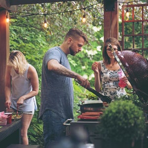 Here are seven tips on making your backyard the perfect BBQ landing pad.
