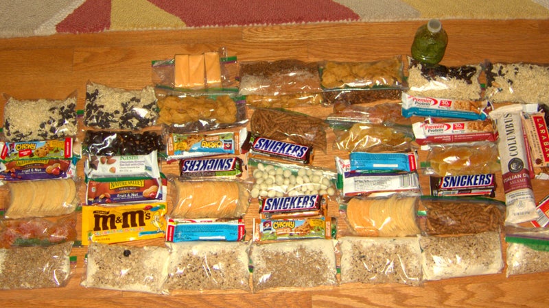My food for a 9-day yo-yo of the Pfiffner Traverse. Breakfast, four snacks per day, and one hot dinner.