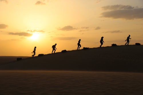 In spring 2017, the team trained in Oman鈥檚 Rub鈥檃l Khali desert, where sunset offered relief from the day鈥檚 soaring temperatures. The Arabian Peninsula was nearly 130 degrees hotter than what they鈥檇 face at the North Pole.