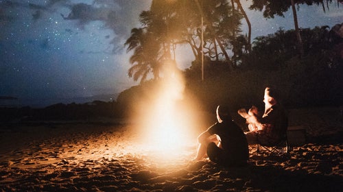 Before Pumpkin Spice Latte Season kicks off, let’s take one last weekend to sit back and watch the flames of our campfire through the sheen of a tasty cocktail. Here’s what we’ll be sipping.