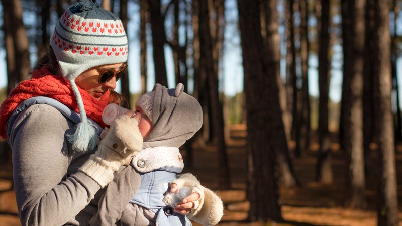 How to Breastfeed While Hiking in the Winter - Hailey Outside