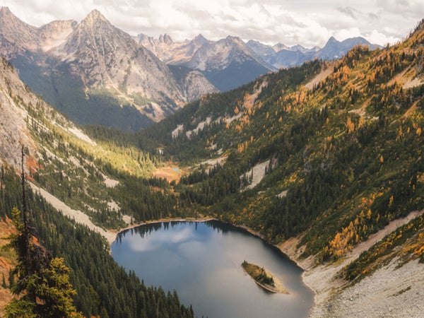 The North Cascades, in Washington, are one of seven brilliant spots we’ve picked for ideal fall backpacking.