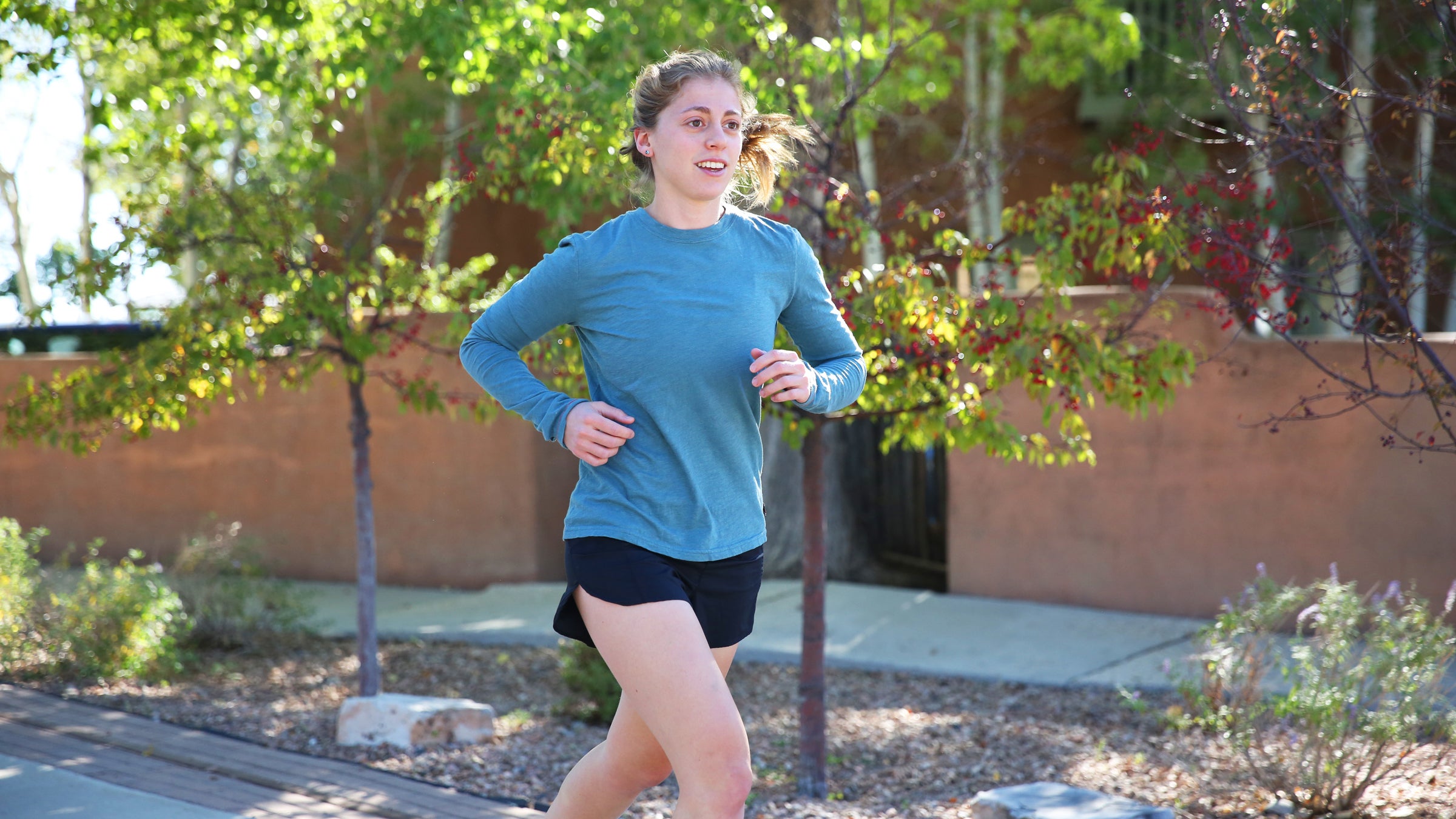 The Runpaca shirt looks just as at home with jeans in the office or bar as it does with running shoes in the woods.