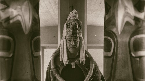 Tribal chief and artist Roy Vickers in full regalia.