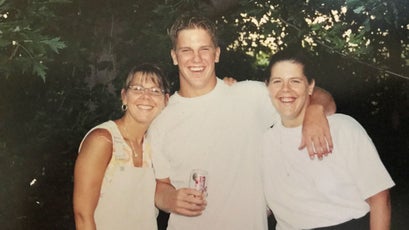 Sidles with his sisters Amy (left) and Debbie.