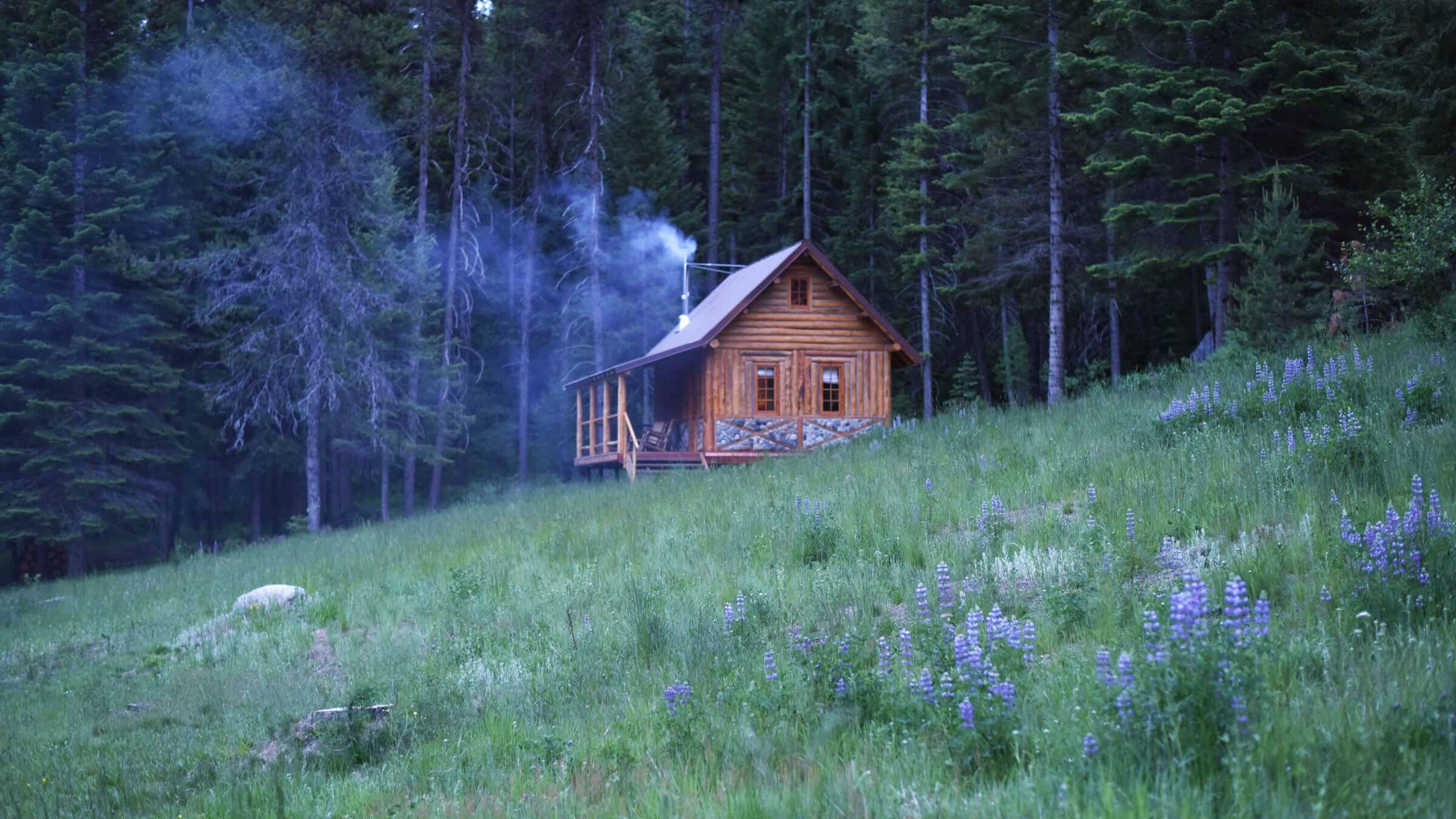 Minam River Lodge is one of these ten hotels that are both stunning and eco-friendly.