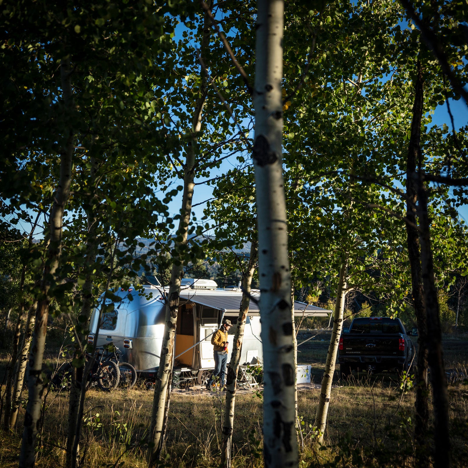 An introduction and a few friendly words to your campground neighbors will go a long way toward building connections rather than walls.